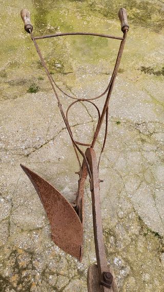 Vertedera antigua hierro