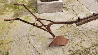 Vertedera antigua hierro