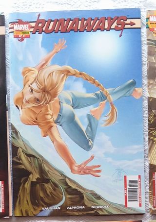 Lote 6 comics Runaways de Marvel
