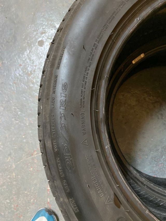 Neumaticos 215/55 R16  93H Michelin