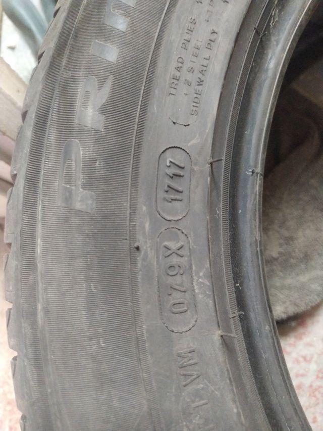 Neumaticos 215/55 R16  93H Michelin