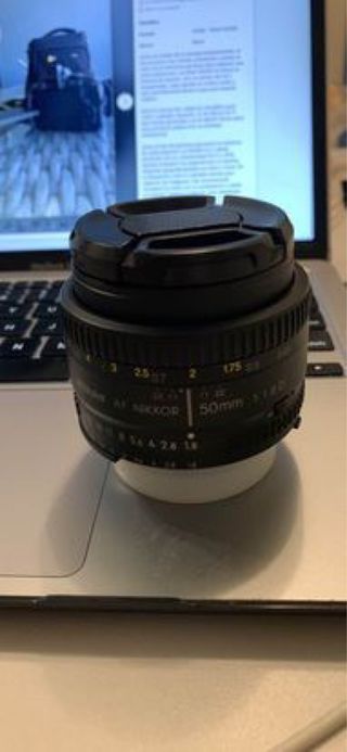 Nikon D5300 + 18-55 + 50mm con bolso incluido