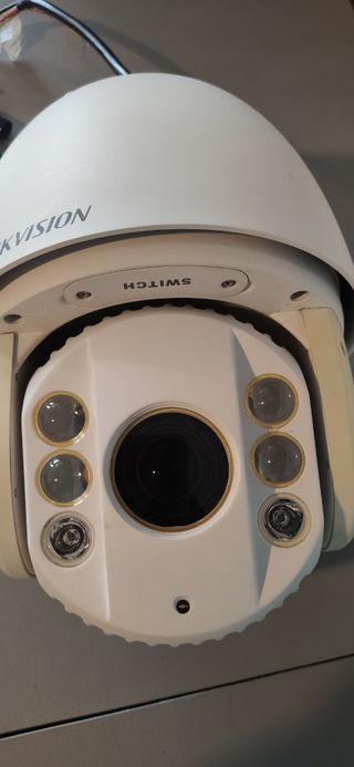 Camara Domo HIKVISION DS-2AE7123TI-A