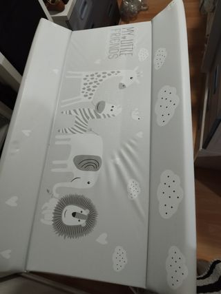 Bañera con cambiador plegable