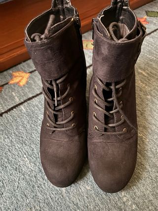 Botin con cuña negro de ante número 39