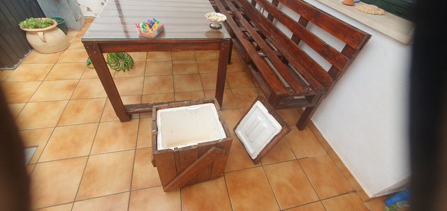 Conjunto mesa ,bancos y neverra palets