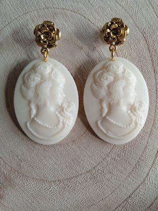 Pendientes camafeo flamenca