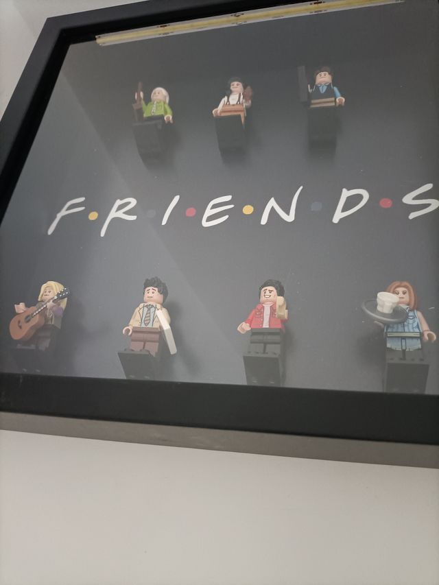 Minifigure Lego Friends dal set 21319 Central Perk