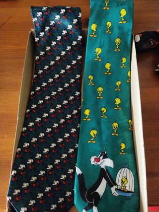 Corbatas de poliéster lisas y estampadas