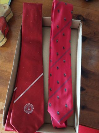 Corbatas de poliéster lisas y estampadas