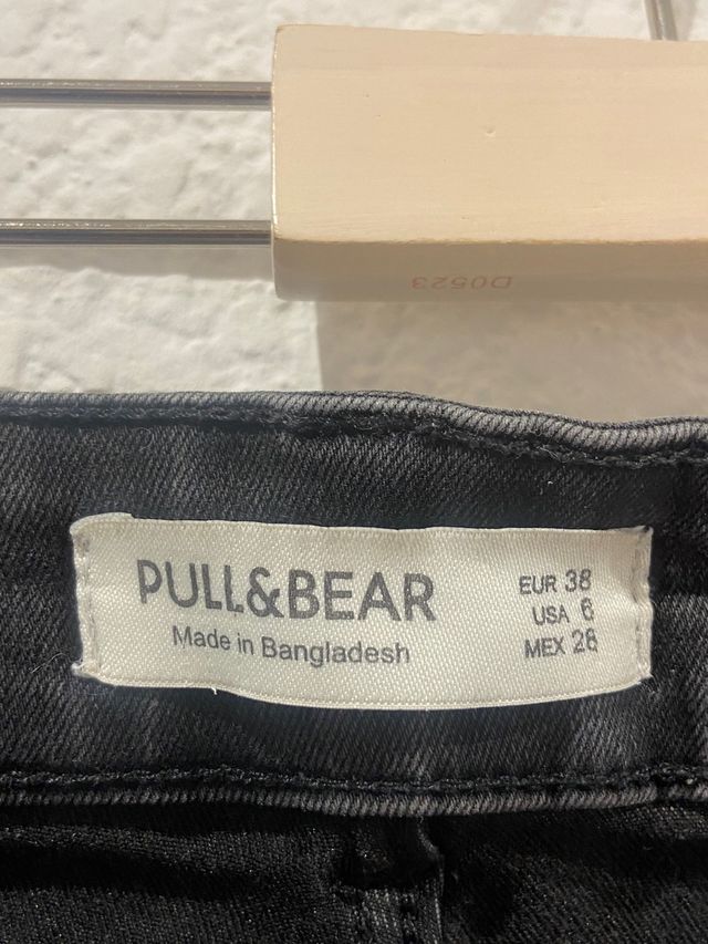 Pantalón pitillo negro