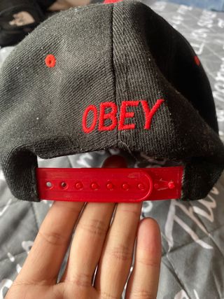 Gorra plana OBEY