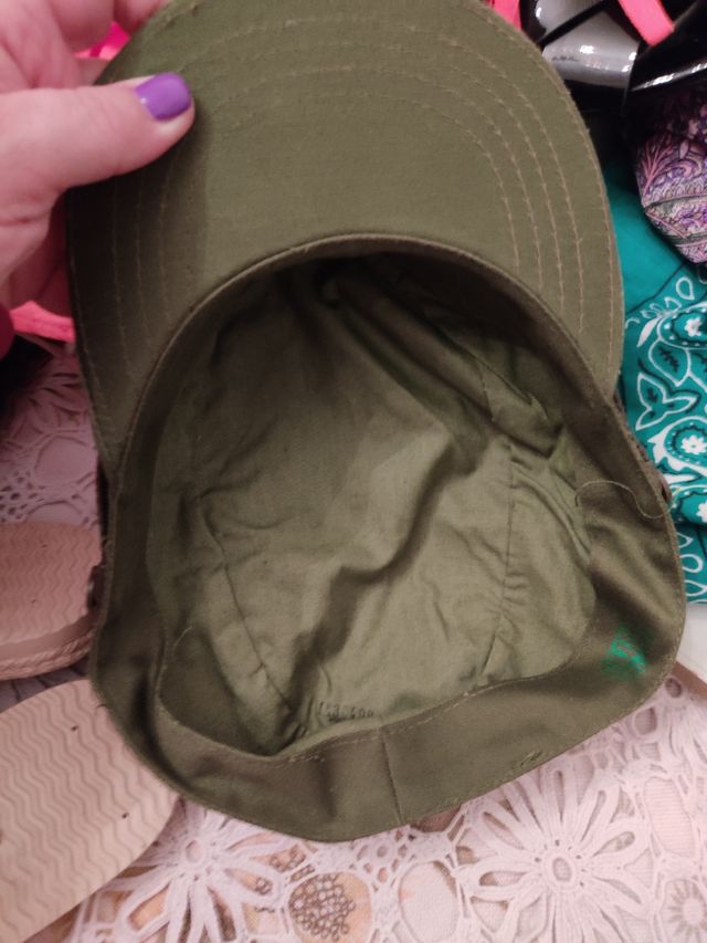 Gorra militar escudo bordado