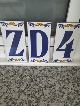 Plaquetas números letras