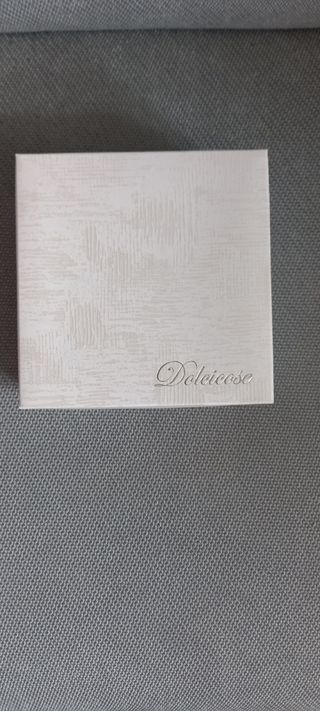 Tagliere con coltello per formaggio