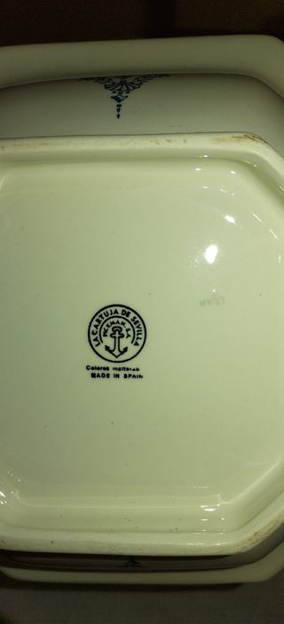 Vajilla a estrenar La Cartuja de Sevilla. Preciosa