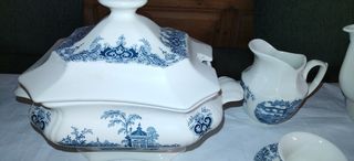 Vajilla a estrenar La Cartuja de Sevilla. Preciosa