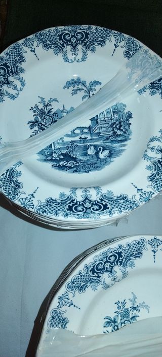 Vajilla a estrenar La Cartuja de Sevilla. Preciosa