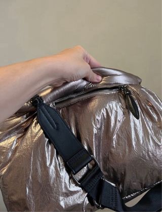 Bolso dorado Zara