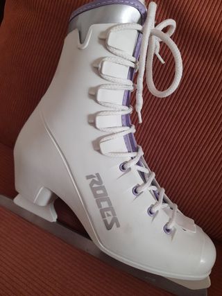 Patines de hielo nuevos