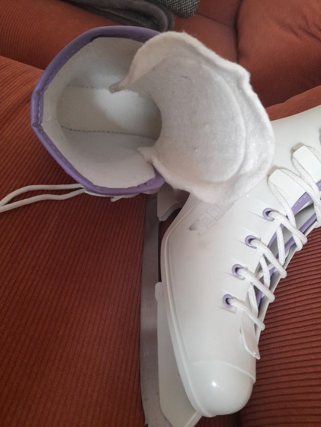 Patines de hielo nuevos