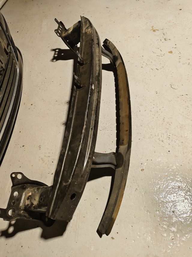 Traviesa delantera VW Passat b6