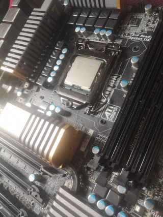 Placa base gigabyte mas procesador i7