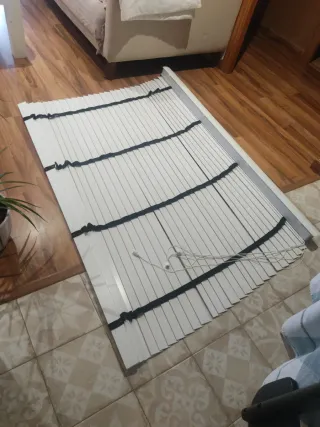 Cortina veneciana blanco y negro