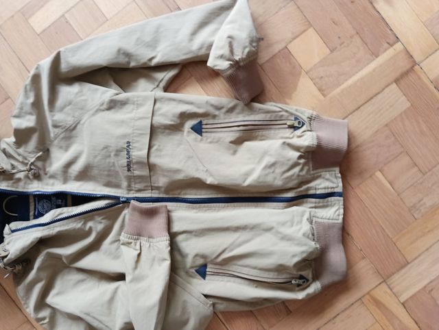 Cazadora con capucha chico talla M