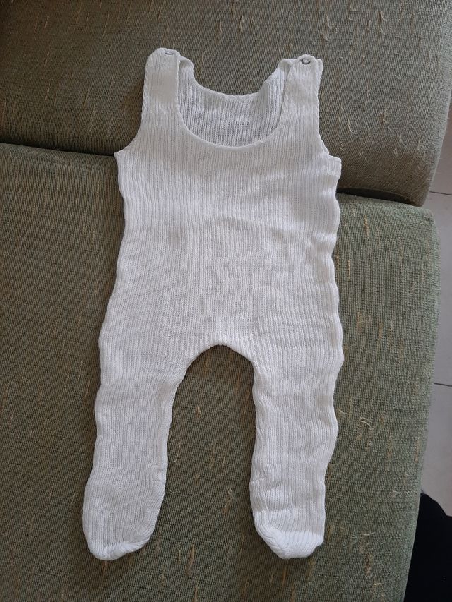 Ropa de bebé antigua