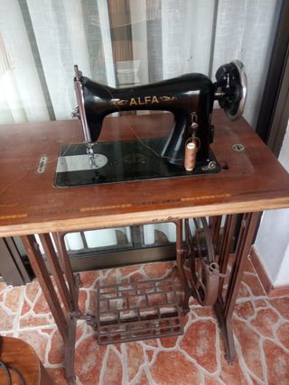 Maquina coser Alfa