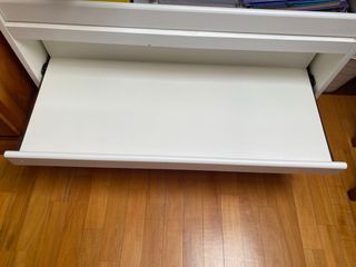 Mueble con dos estanterias extraibles
