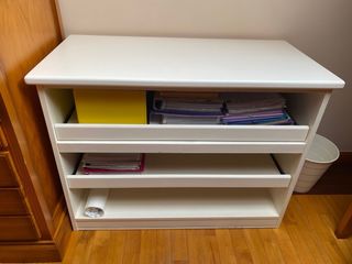 Mueble con dos estanterias extraibles