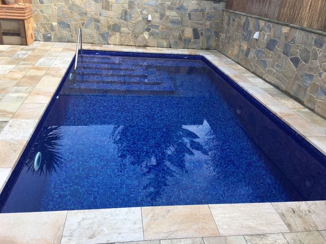 CONSTRUCCIÓN Y REHABILITACIÓN DE PISCINAS