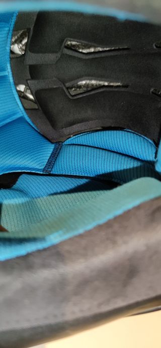 Casco shark spartan carbon