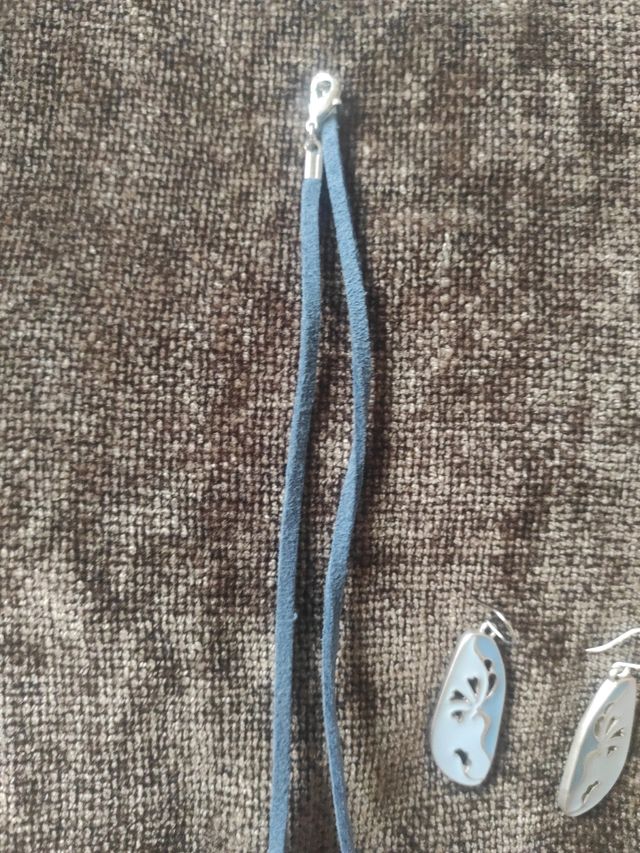 Conjunto colgante y pendientes azul bisuteria