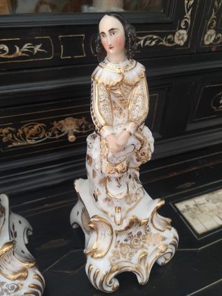 antigua pareja de figuras del Viejo París