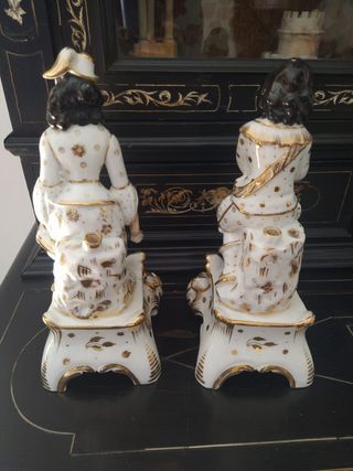 antigua pareja de figuras del Viejo París