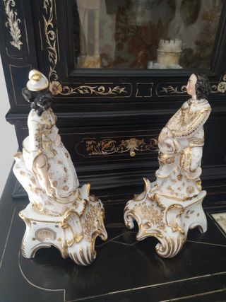 antigua pareja de figuras del Viejo París