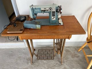 Máquina de coser Alfa