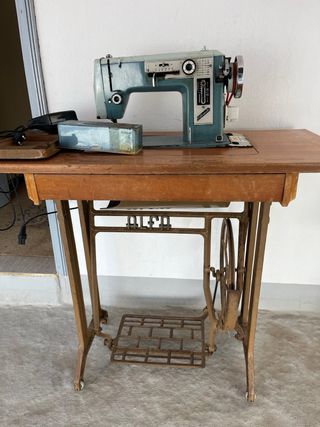 Máquina de coser Alfa