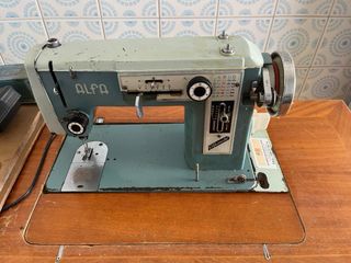 Máquina de coser Alfa