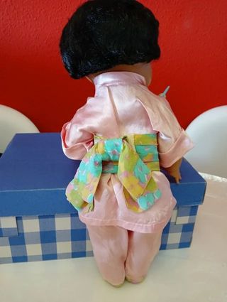 Muñeca Yenkita Icsa con su caja original