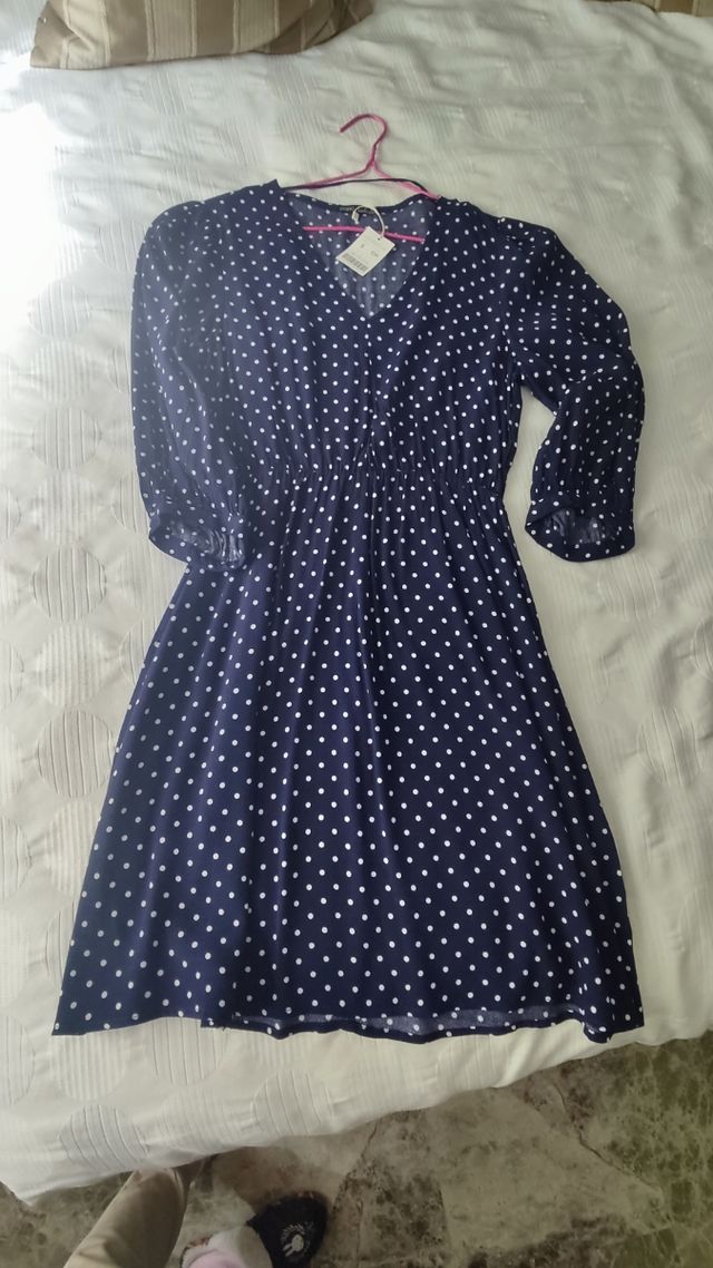 Vestido lunar Oysho de segunda mano por 15 EUR en Gines en WALLAPOP