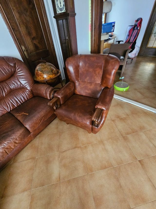 Sofa antiguo de piel