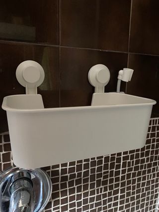 Accessorio da bagno Ikea in plastica, come nuovo