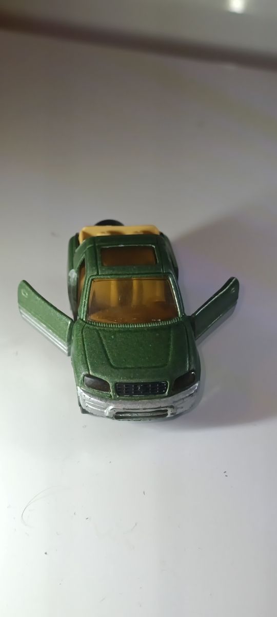 TOYOTA RAV 4 MAJORETTE 1/64