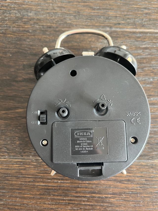 reloj despertador de agujas vintage