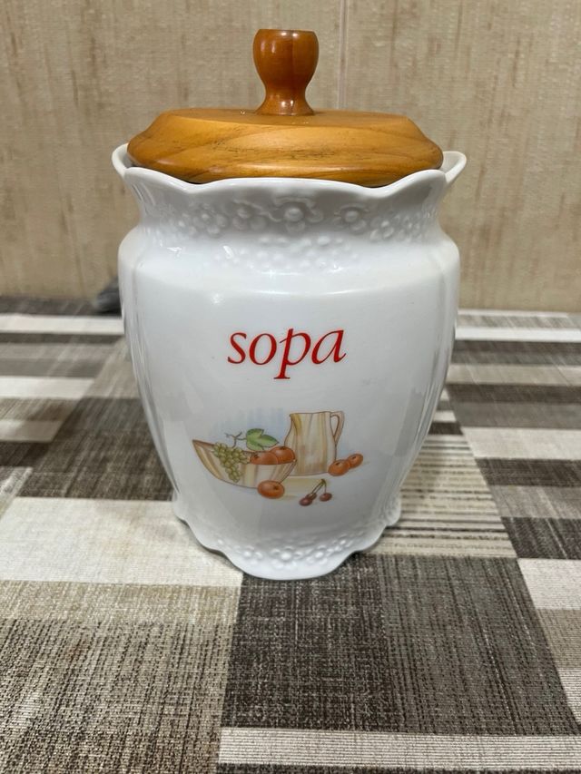 Juego de botes cocina porcelana y madera.