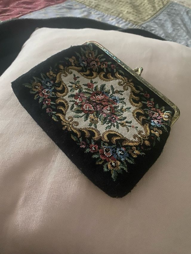 MONEDERO VINTAGE PETIT POINT MEDIANO
